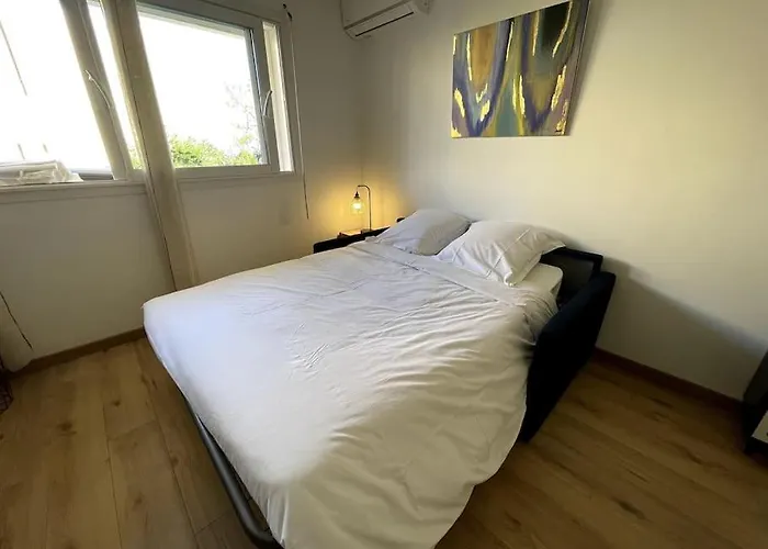 Climatise Avec Parking, Au Coeur De Pietranera, A 500m, Bastia A 2km Apartment